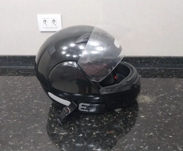 Capacete para moto\ motociclista, marca EBF \ Barato para desocupar espaço... - Foto 4