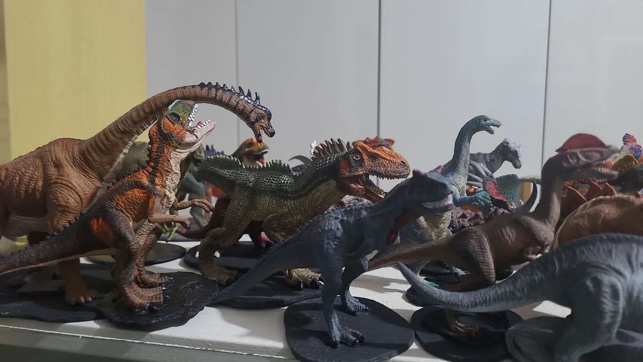 Lote de miniaturas  de Dinossauro - Foto 3