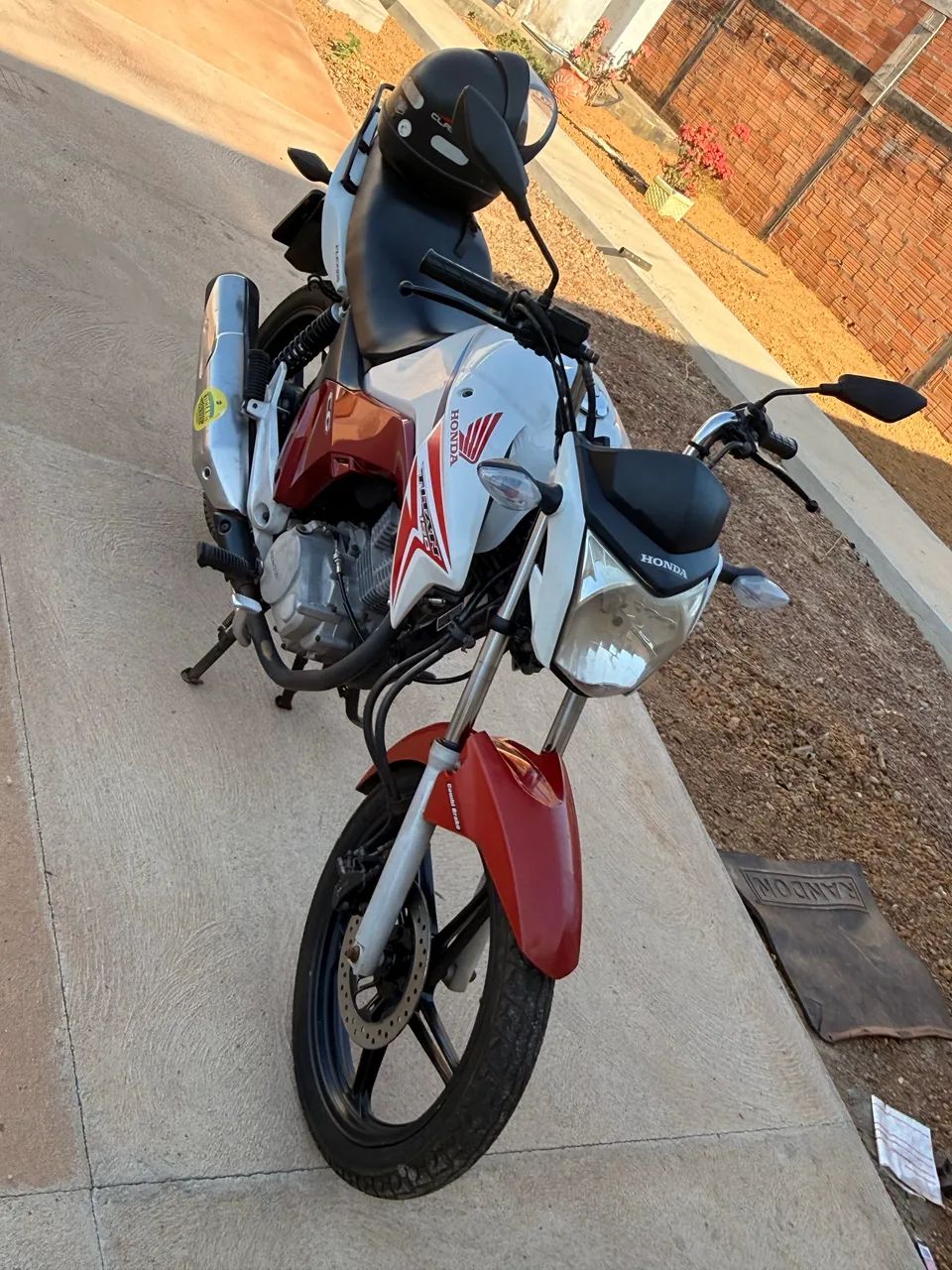Titan 150 2015
