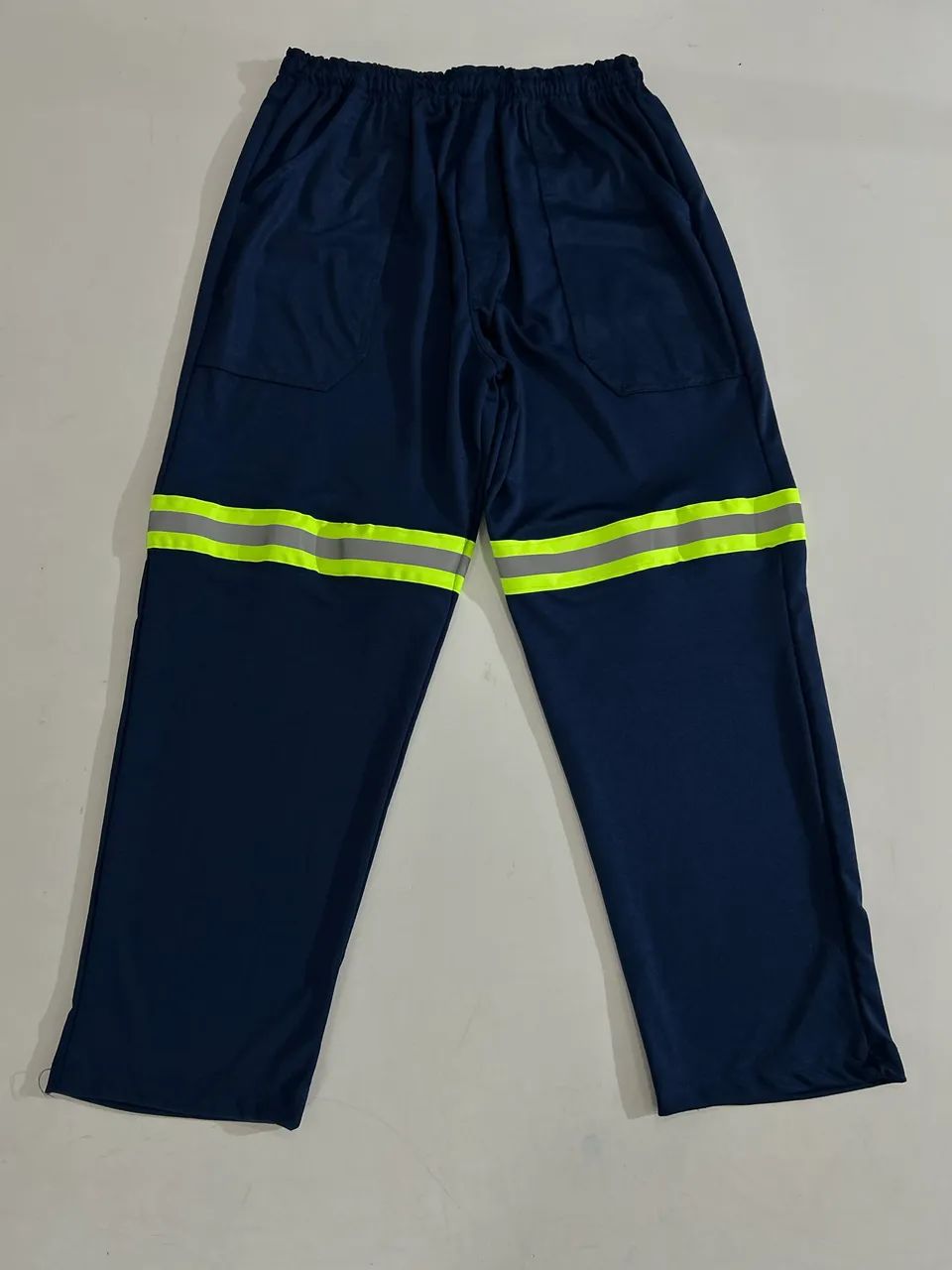 Calça de brim pesado
