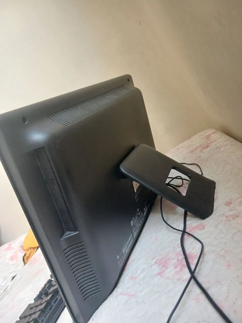Monitor com mouse e teclado gamer no precinho - Foto 4