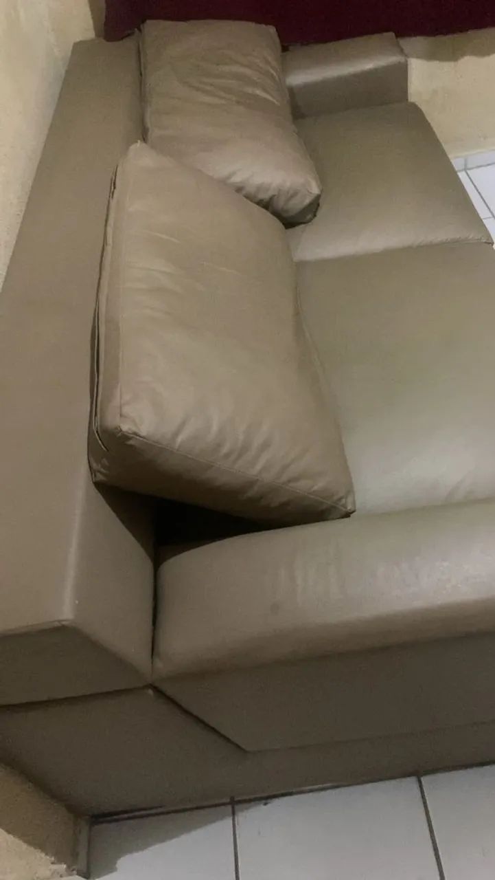 Vendo sofá semi novo retrátil  