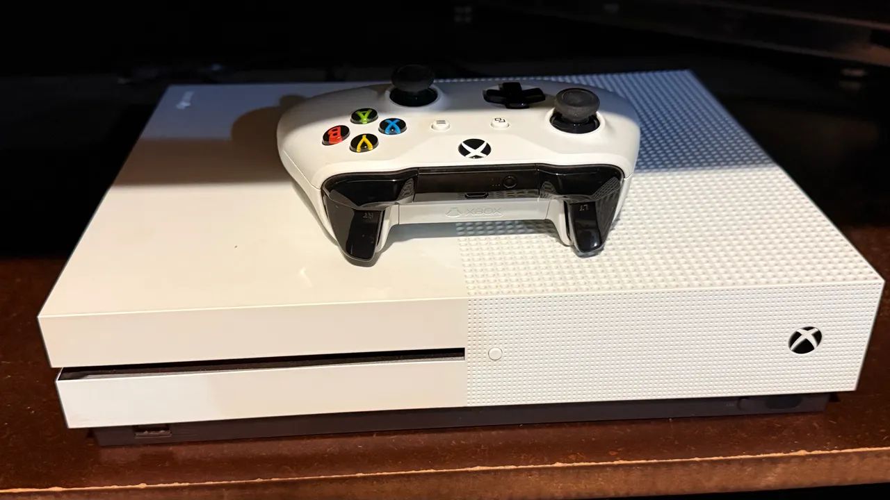 X BOX ONE S 1 TERA  - Foto 3