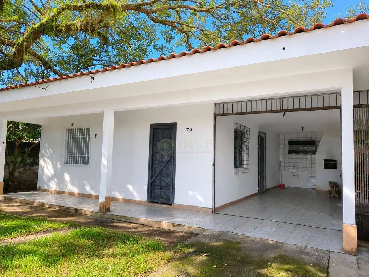 Casa na praia dos Ingleses com 2 quartos e 2 vagas - Florianópolis.