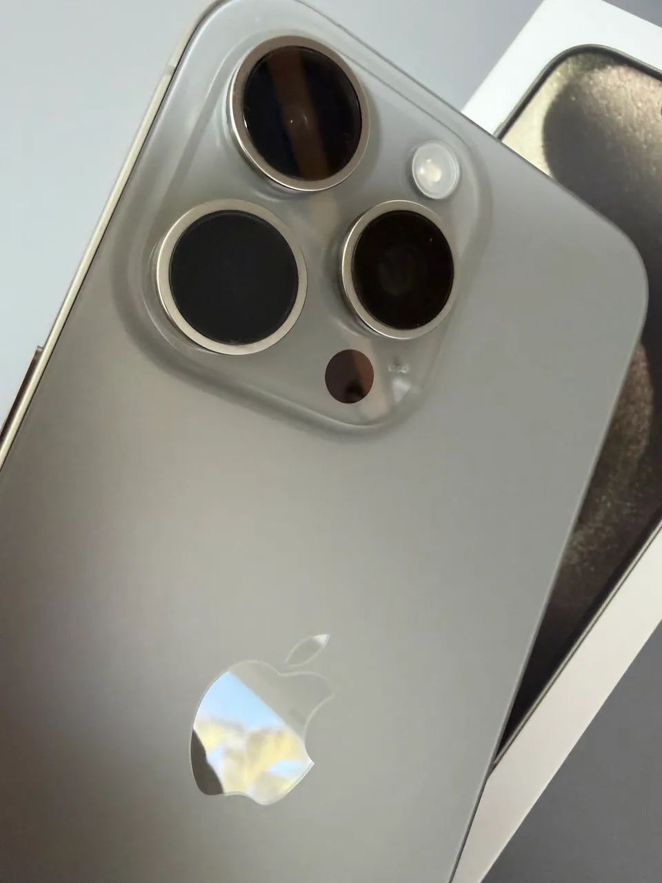 iPhone 15 Pro Max - Foto 2
