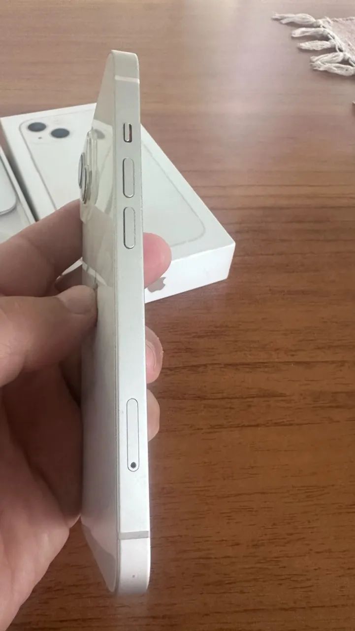 iPhone 13 128gb branco super conservado com caixa br - Foto 3