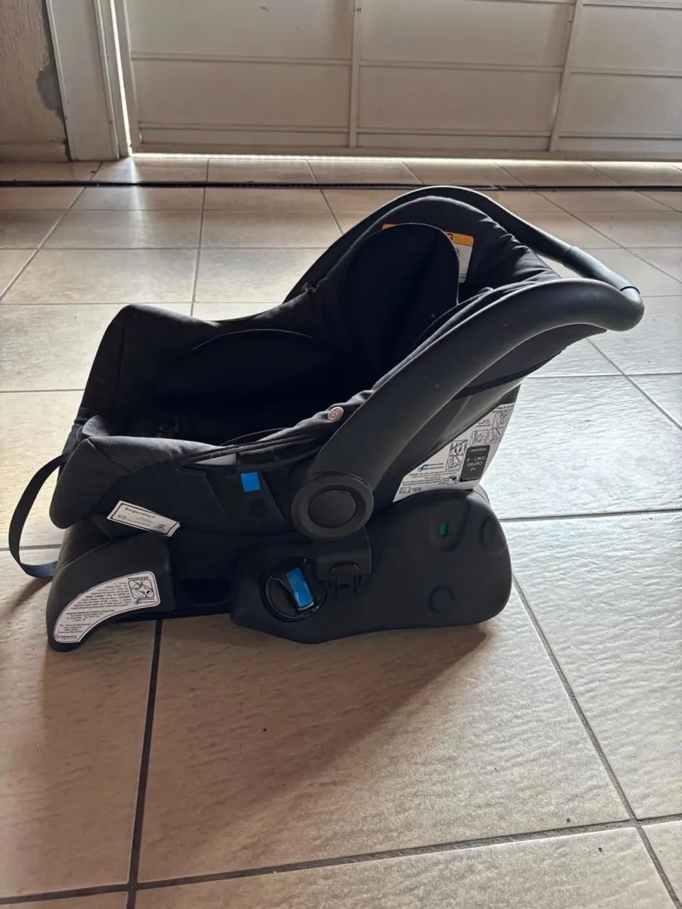 Vendo bebê conforto Galzerano zoe  +base de fixação de veículo  - Foto 2
