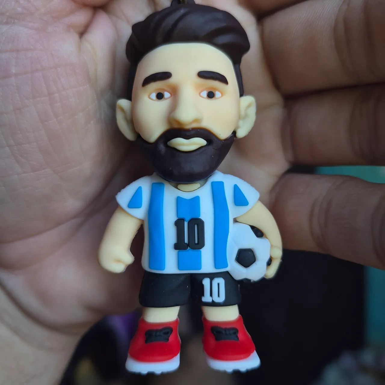 Chaveiro premium lionel messi segurando a bola - Foto 2