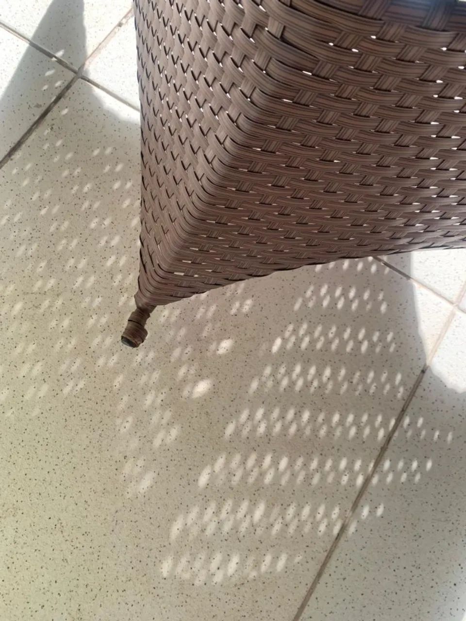 Poltronas com avarias no pé  2 poltronas  - Foto 4
