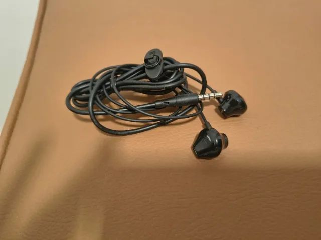 Fone de ouvido com microfone (NOVO) - Foto 2