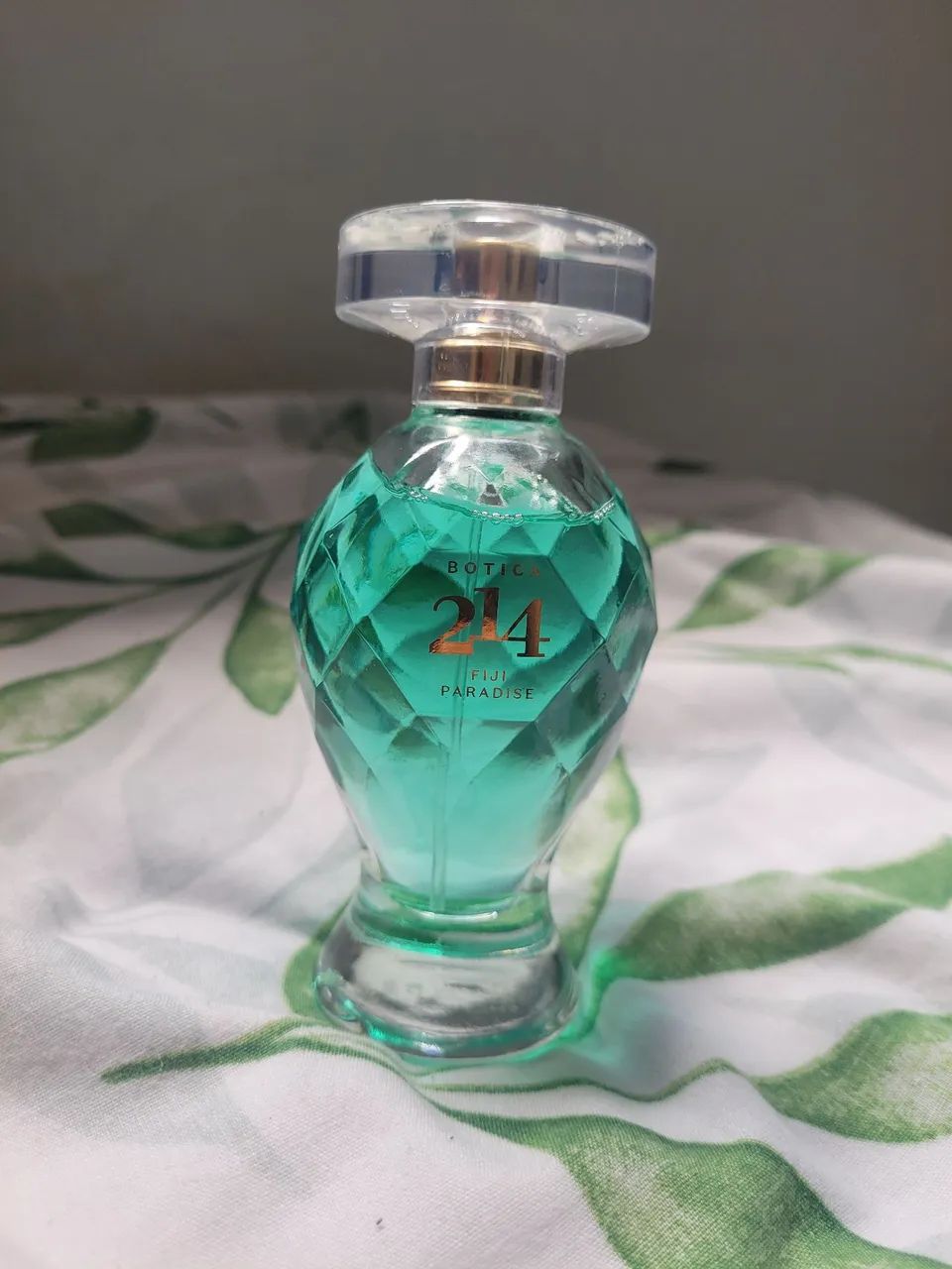 Perfume botica 214 nunca usado 