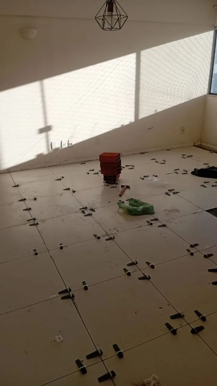 Assentamento pisos disponível 