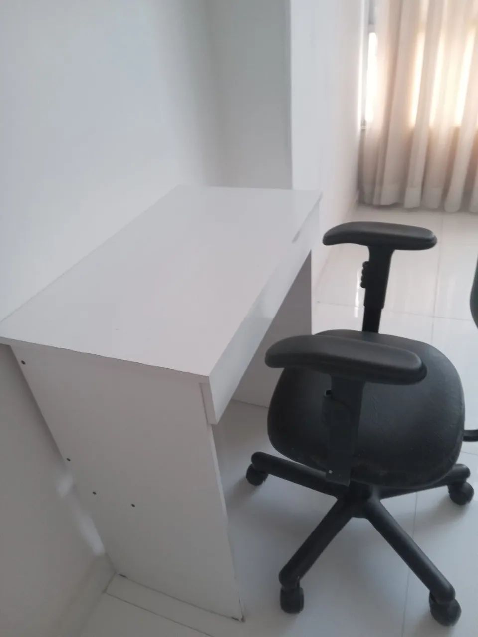 Escrivaninha com cadeira - Foto 5