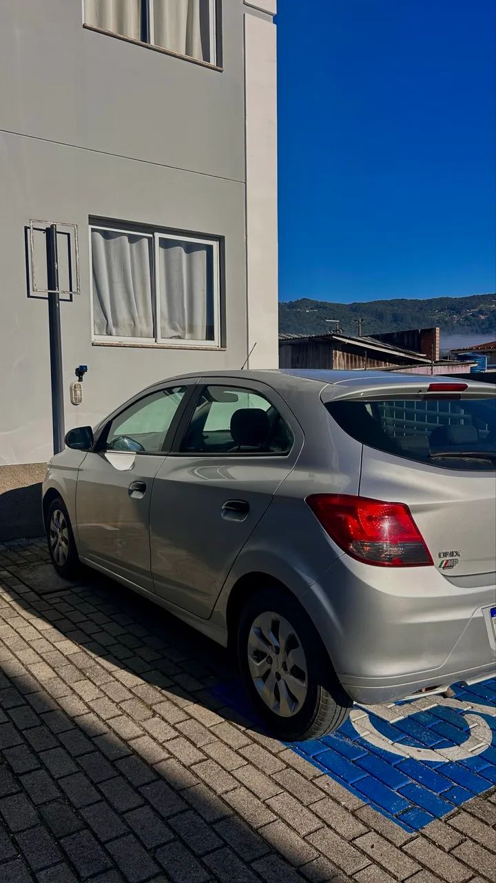 Chevrolet Onix ONIX HATCH Joy 1.0 8V Flex 5p Mec. 2019