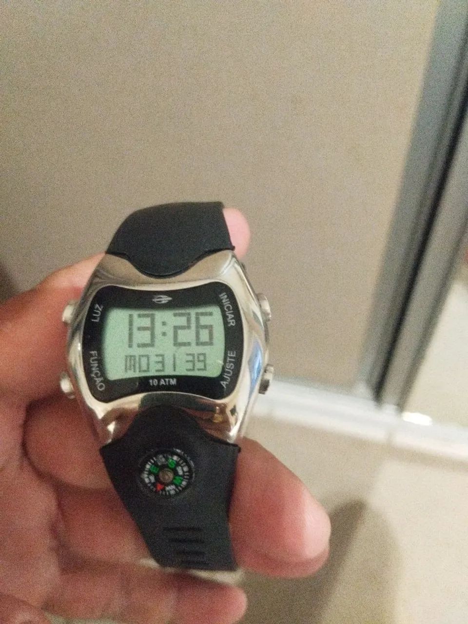 Relógio Mormaii com bússola 