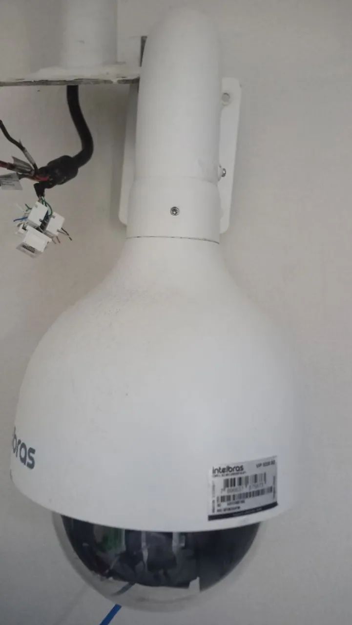 Vendo câmera Intelbras VIP 5220 SD - Foto 2