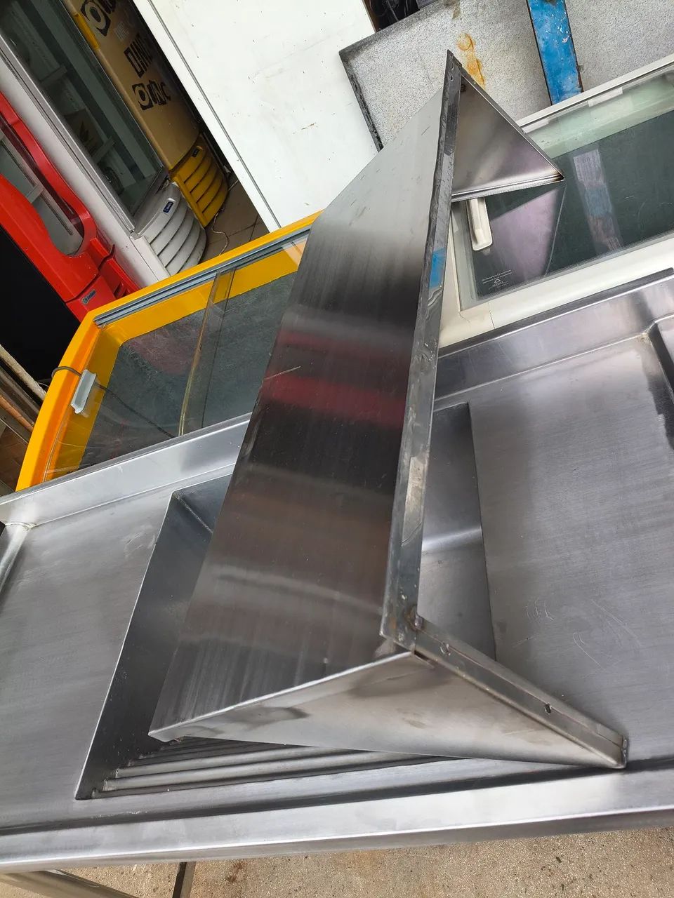Prateleiras aéreas em inox - Foto 2