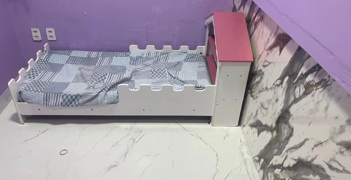Cama infantil+ colchão 