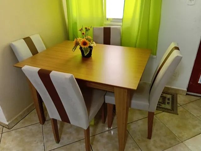Mesa de jantar  1,20 X 90 cm , com 4 cadeiras. - Foto 2