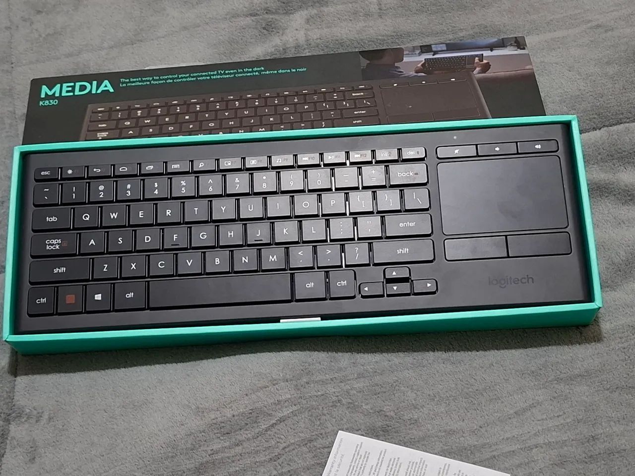 teclado sem fio com touchpad, ideal para controlar Smart TVs e computadores à distância - Foto 3
