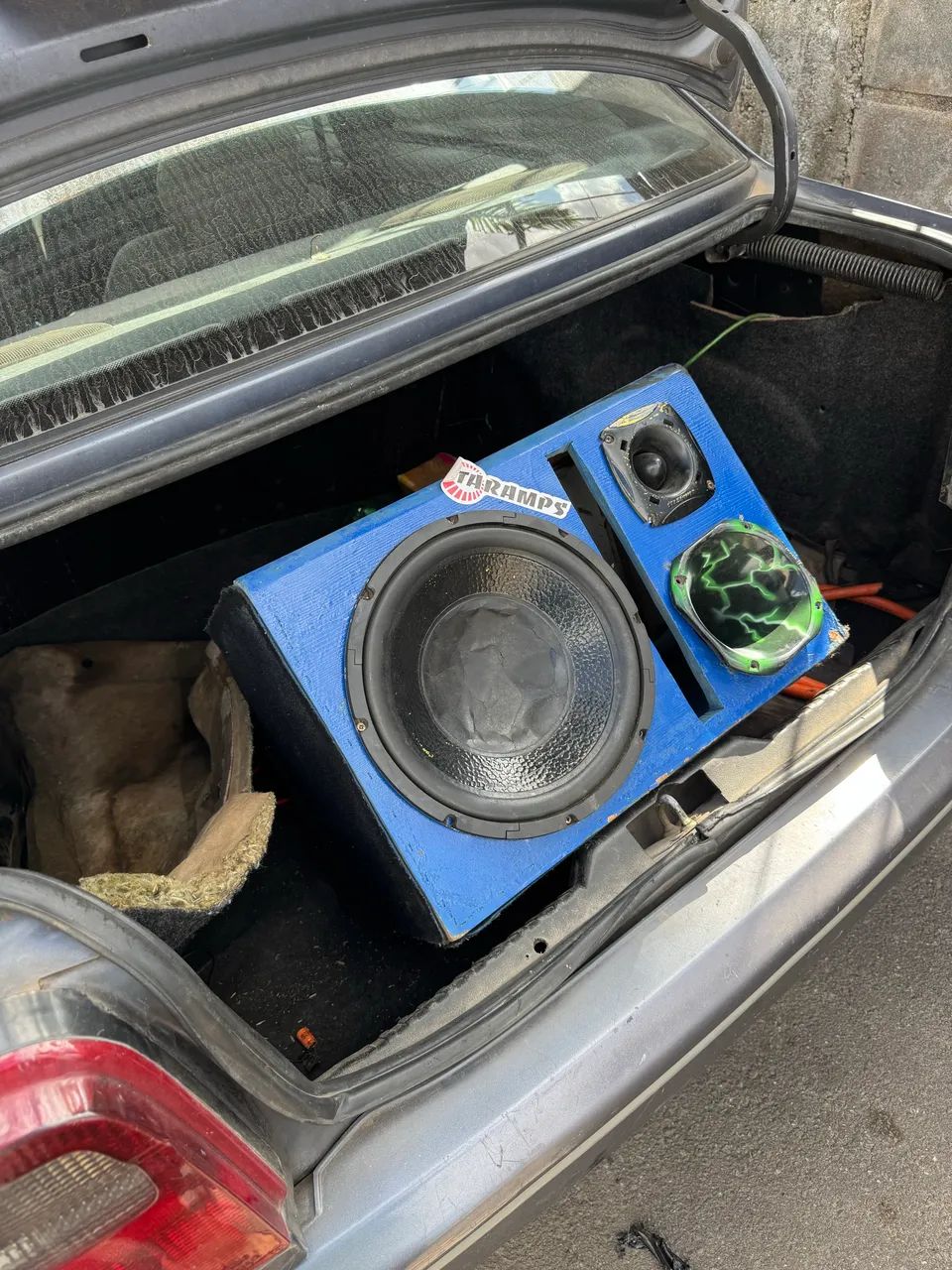 Vendo caixa de som sem módulo e drive 