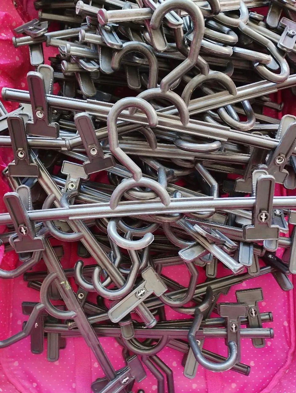 Cabides de pegador 2,50 R$