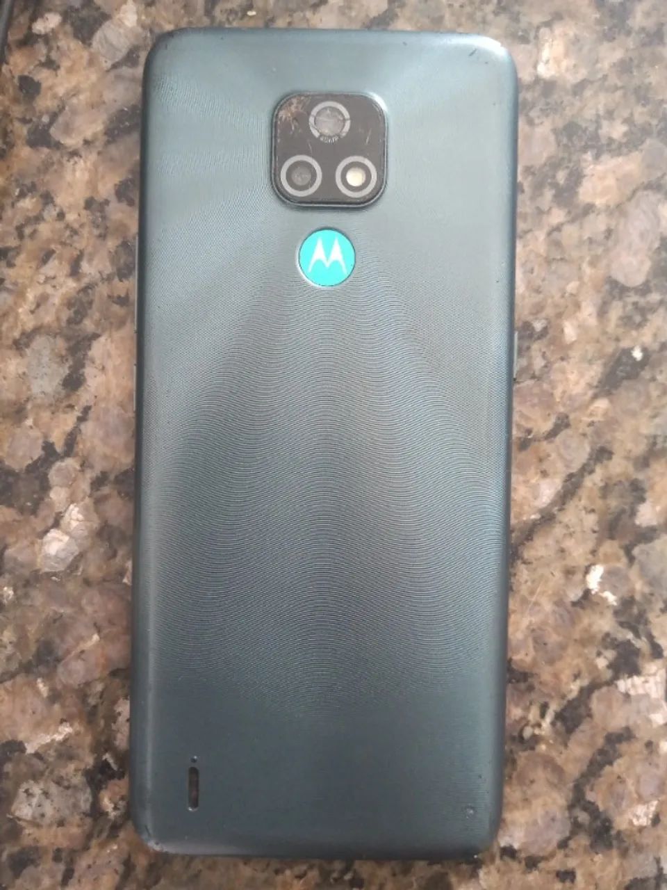 Vendo esse celular moto e7