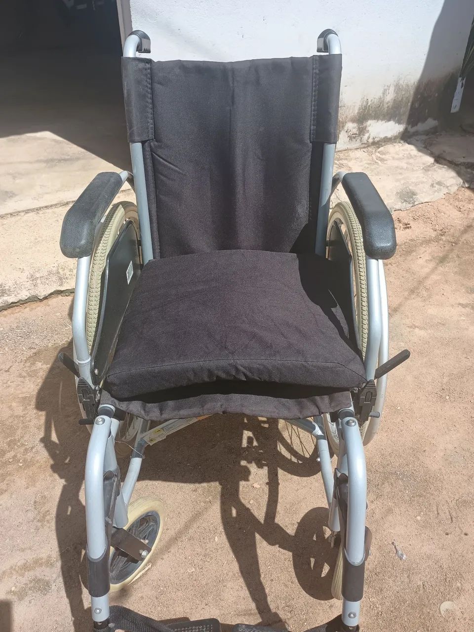Vendo cadeira de rodas