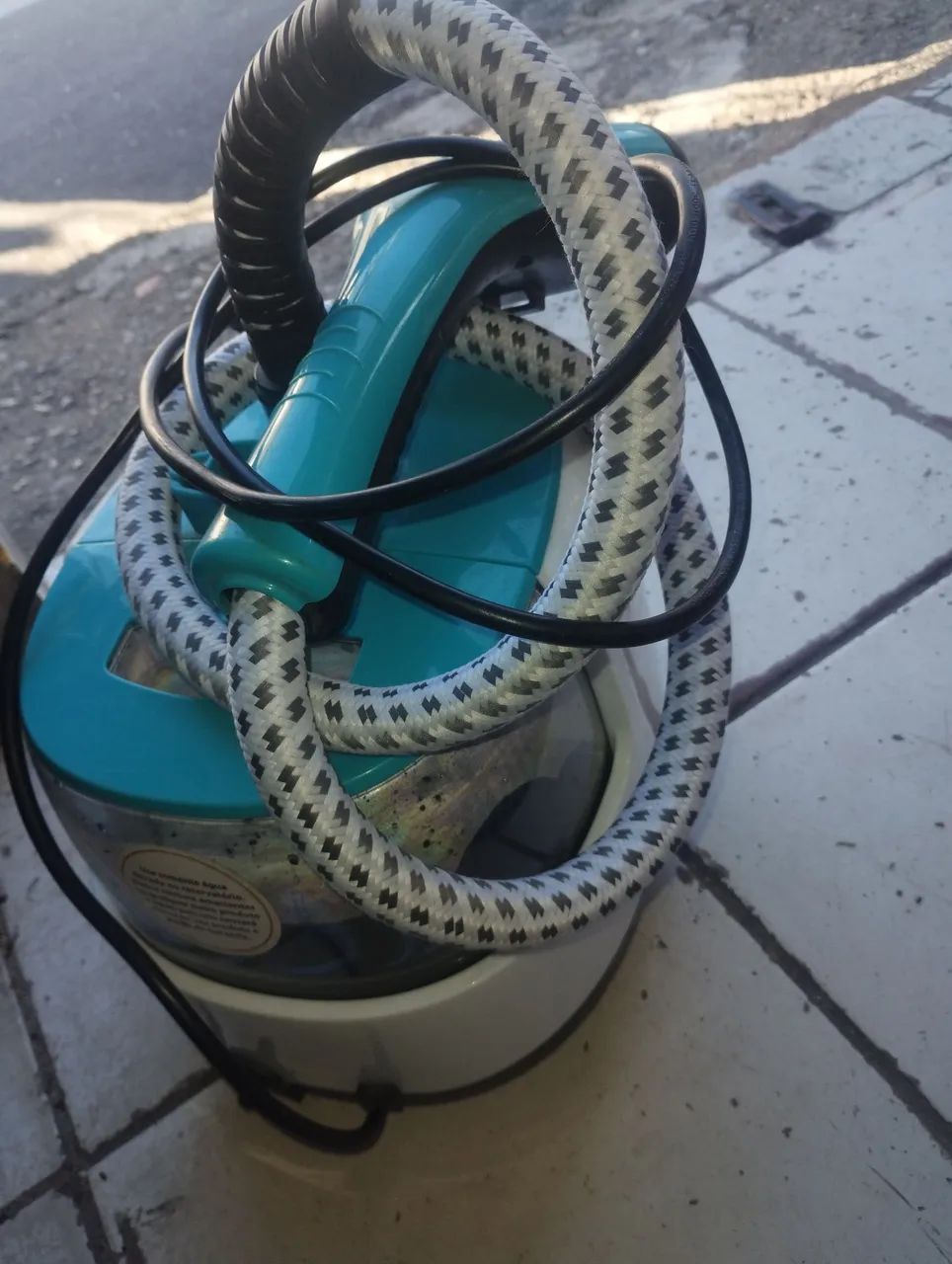 Ferro de engomar a vapor. - Foto 2