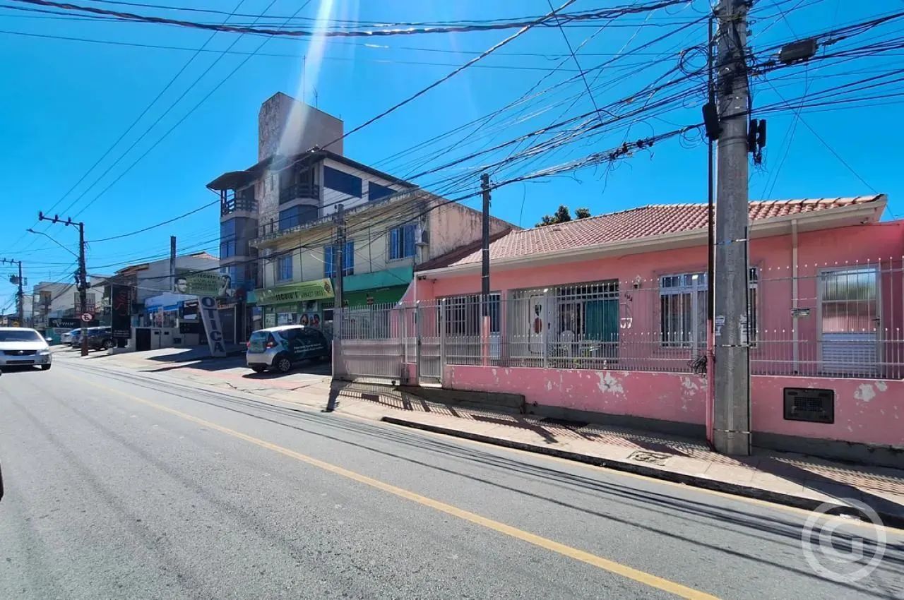 Casa ampla e confortável com jardim e churrasqueira em São José - Foto 2