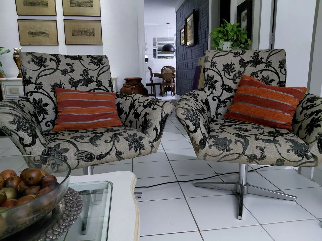 Poltronas com pés em inox legítimo  - Foto 2