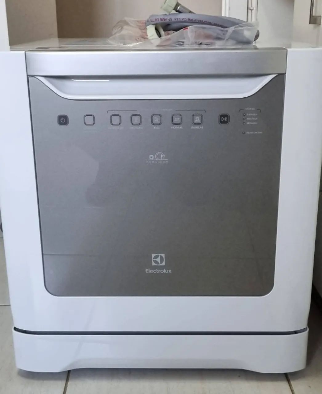 Lava-louças Electrolux 8 Serviços Branca com Programa Eco (LV08B)