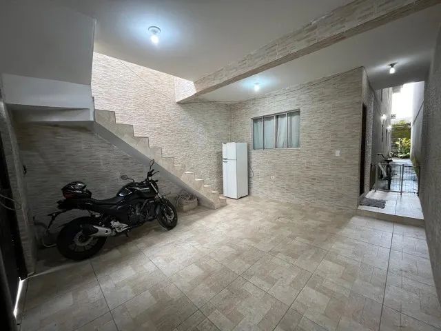 Sobrado à Venda - Casa Ampla, Bem Conservada e Pronta para Morar