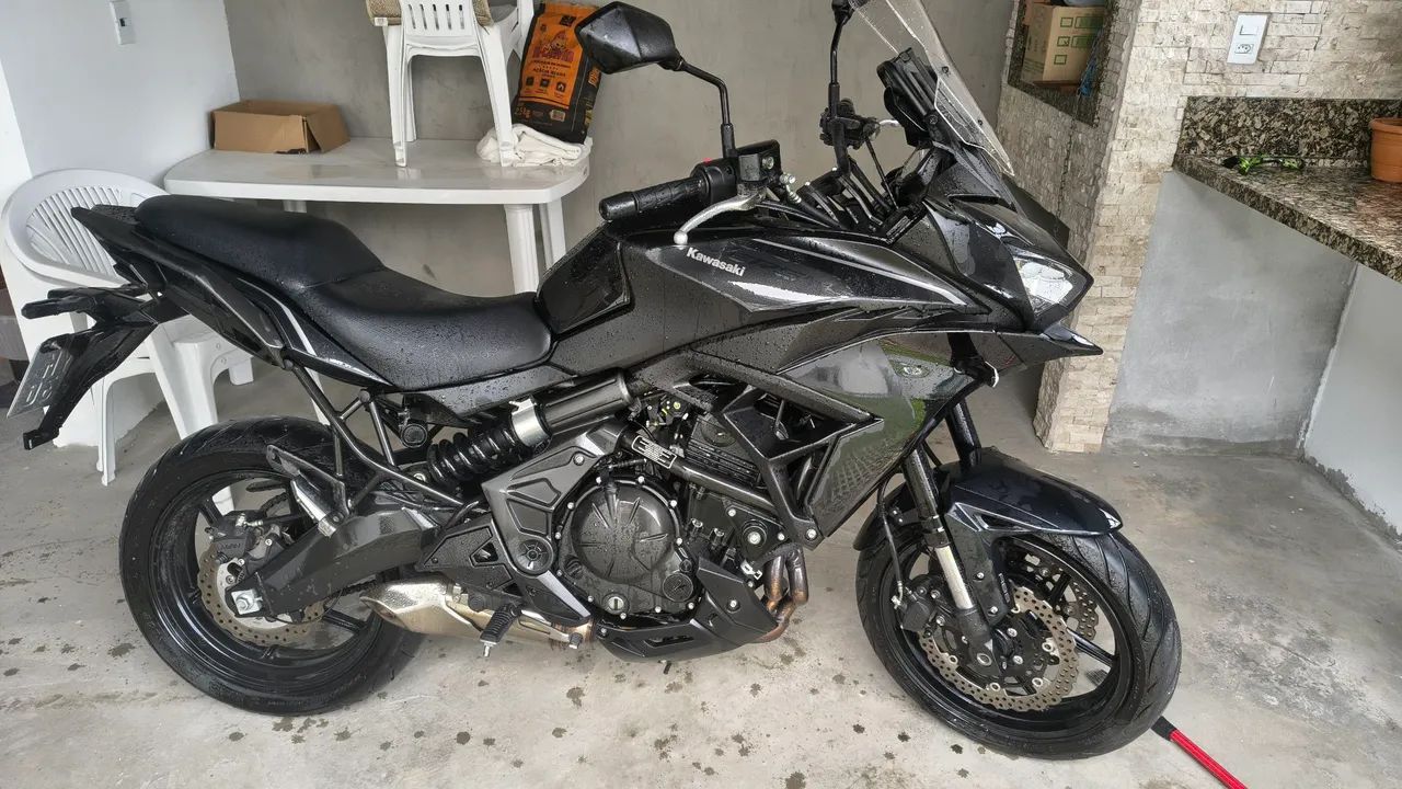Kawasaki Versys 650 2024 preta - Foto 3
