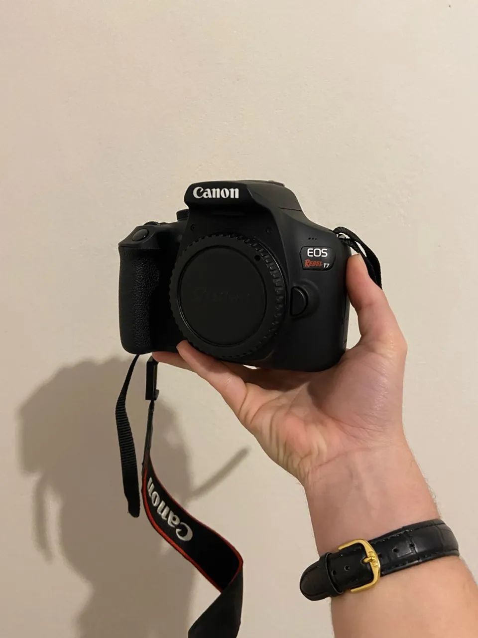 DSLR Canon T7+ 