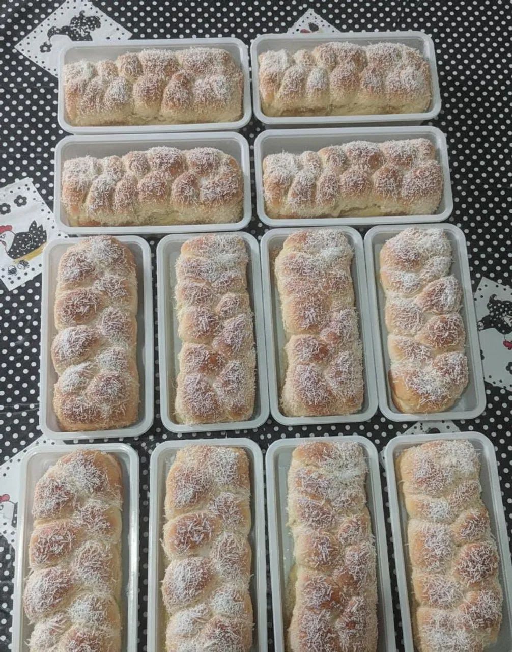 Rosca doce de coco e leite condensado caseiras