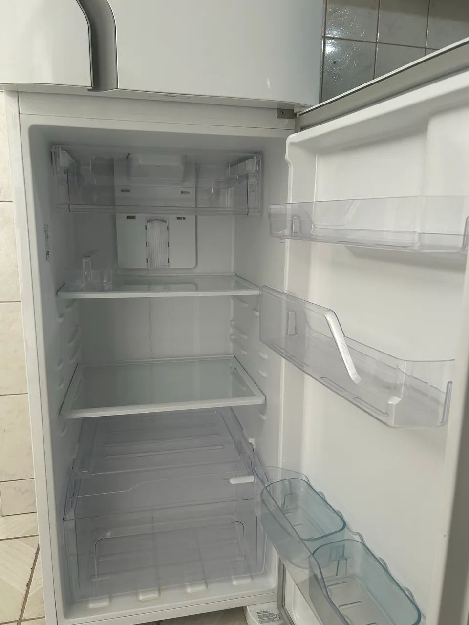 Geladeira eletrolux NOVA - Foto 3