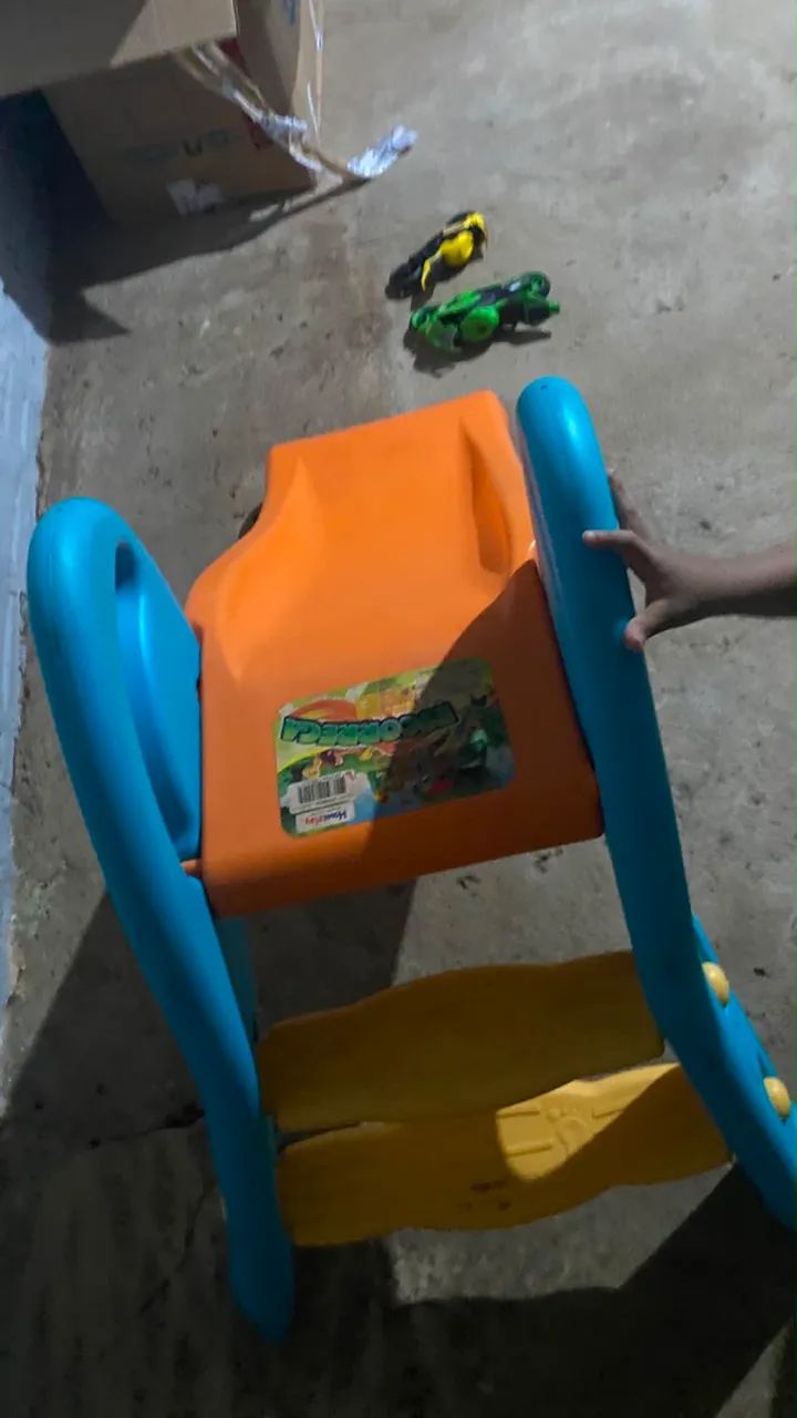Escorregador infantil