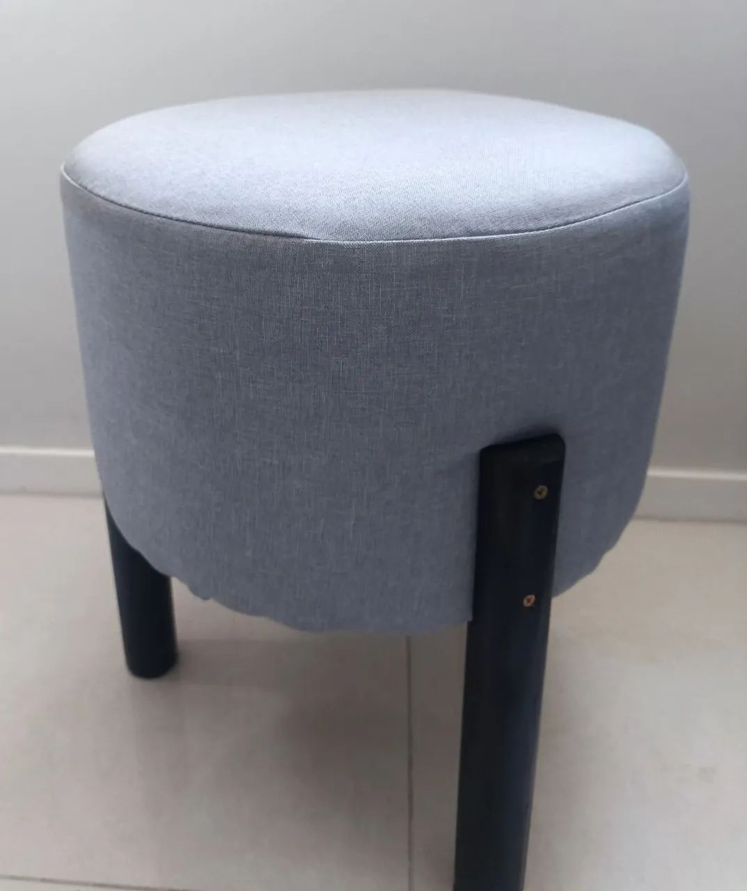 2 Puffs Decorativos Cinza - Foto 3