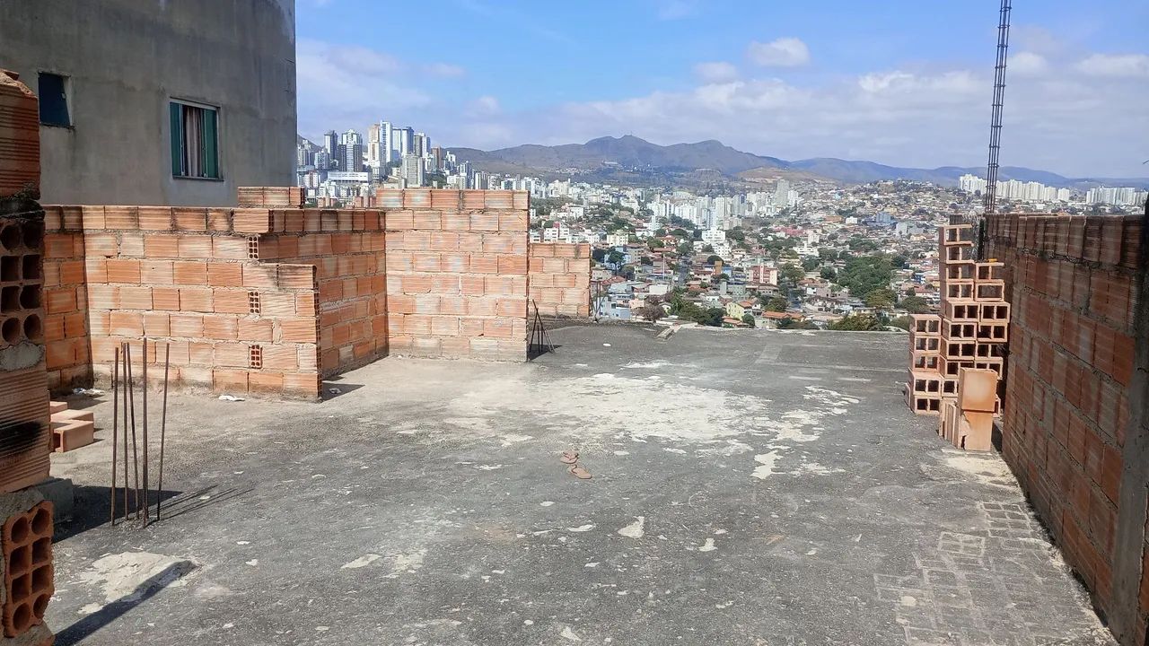 Casa apenas com algumas paredes  - Foto 2