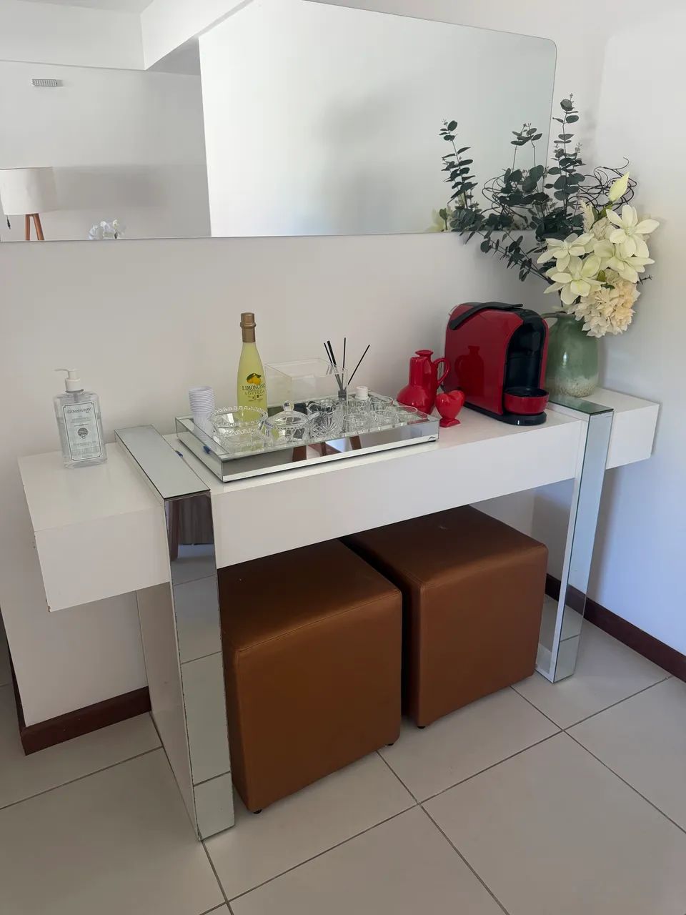 Aparador espelhado / mesa lateral sala  - Foto 2