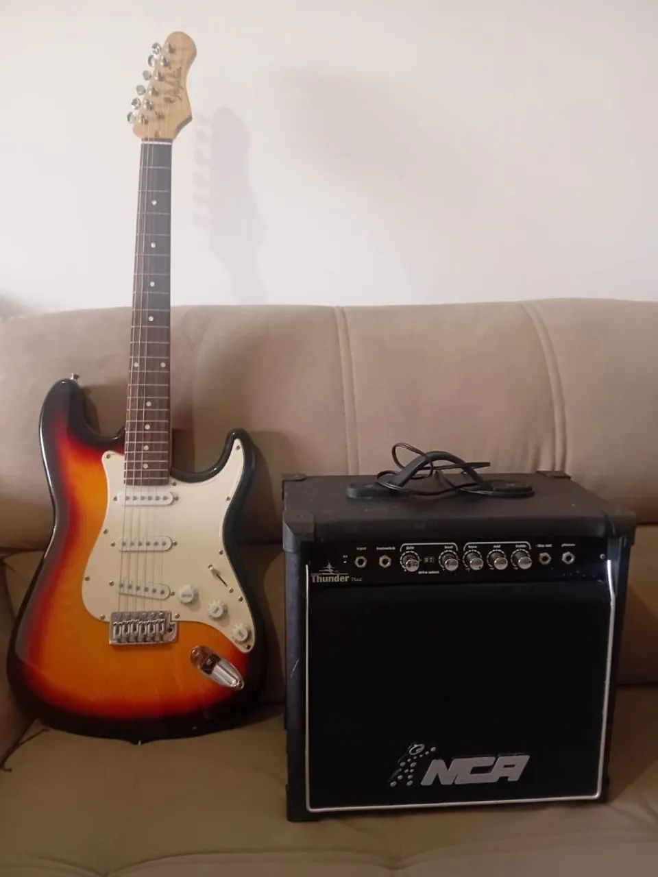 Guitarra e cubo