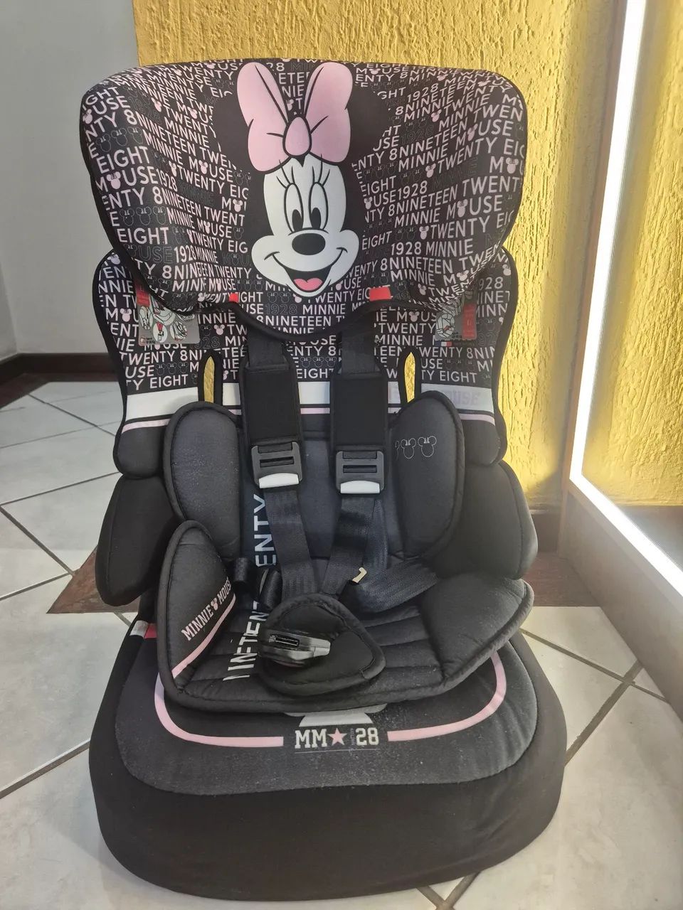 Cadeirinha de carro com assento Minnie Mouse - Foto 3