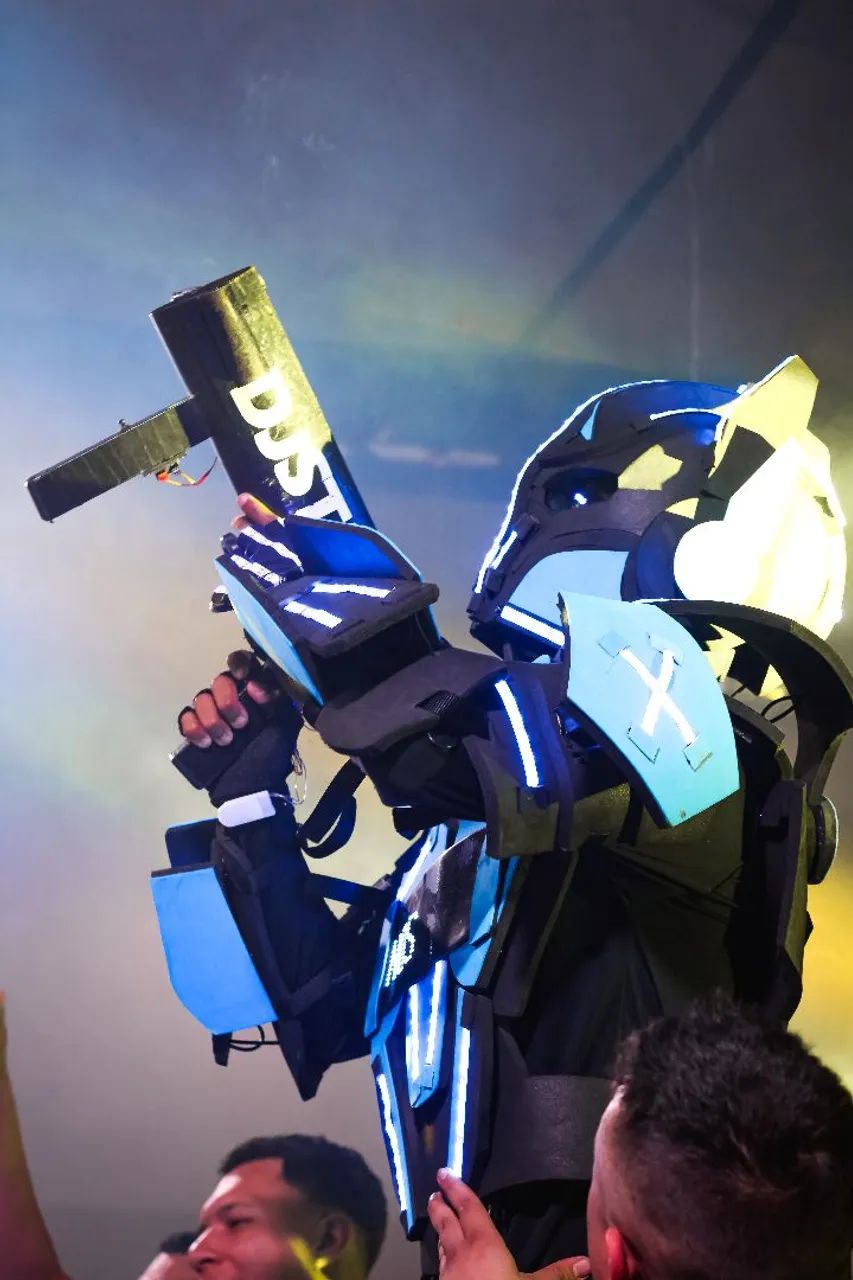 Robo de led para sua festa  - Foto 5