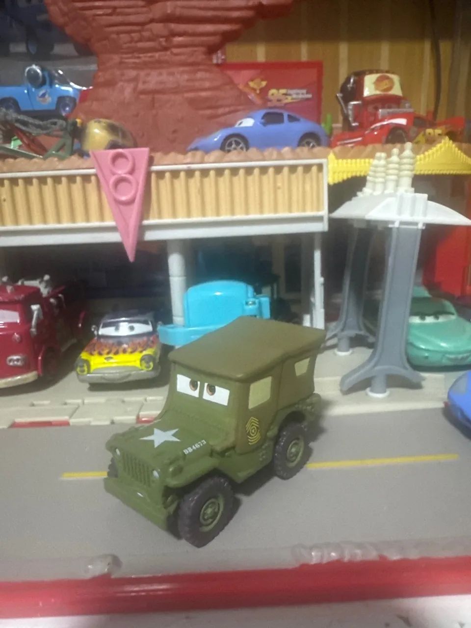 Miniaturas carros da Disney 