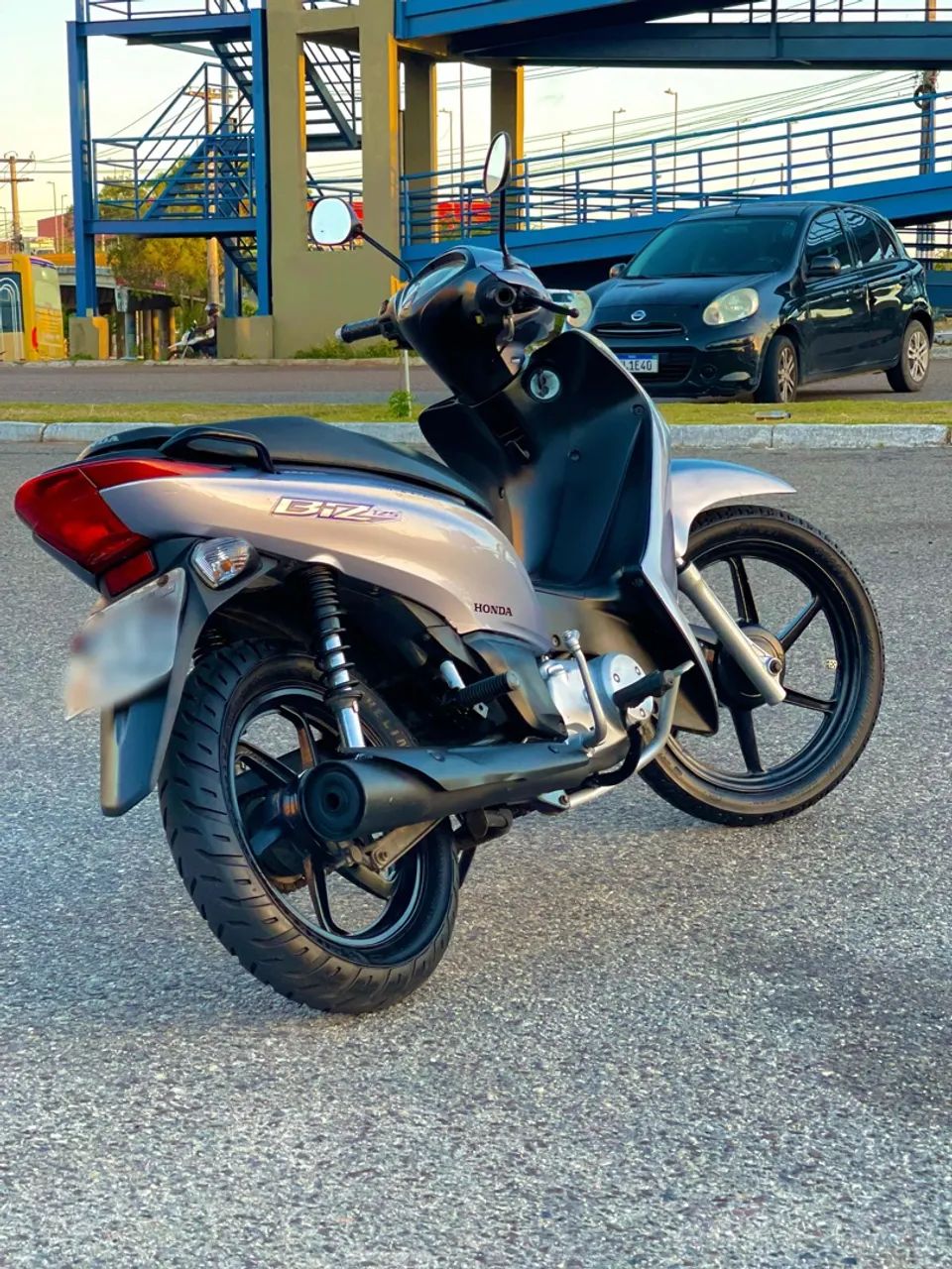Biz 2014 ES Prata