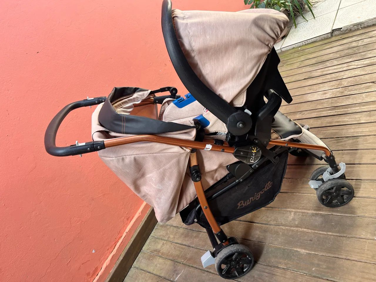 Carrinho de bebê + bebê conforto Burigotto