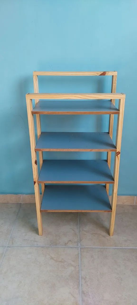 Sapateira / Prateleira artesanal, MDF e Pinus - Foto 4