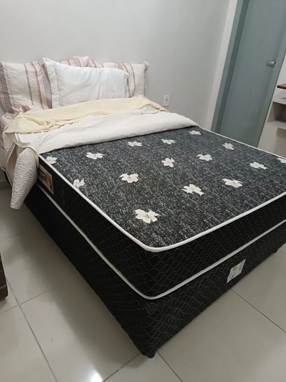 Cama de Casal Semi Nova com Cabeceira - Foto 4
