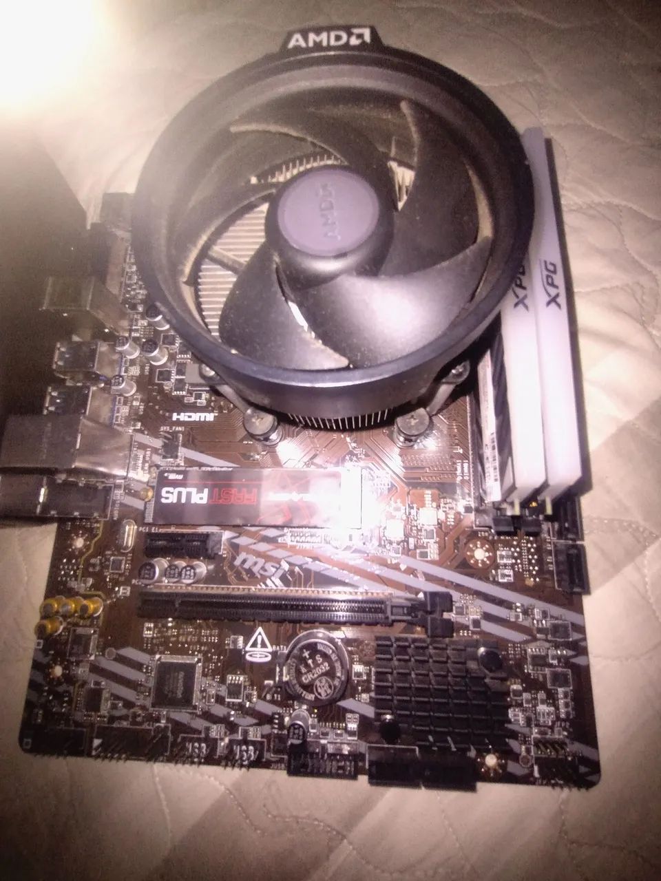 Kit Ryzen 5 com memória RAM de 3200hz
